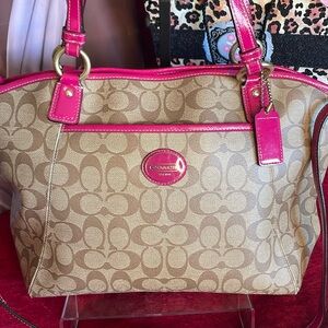 COACH PEYTON TOTE BAG WITH CROSSBODY STRAP SIGNATURE C’S DESIGN W/ PHONE…